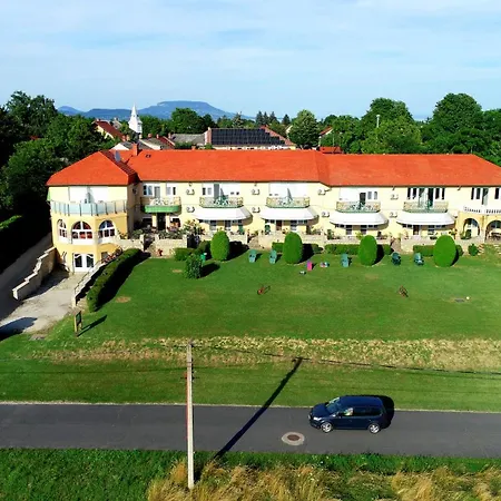 Couette-café Karat Panzio Balatongyörök